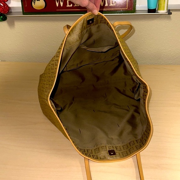 WOW POSHMARK - Authentic Fendi Extra Large Tote - Picture 12 of 16